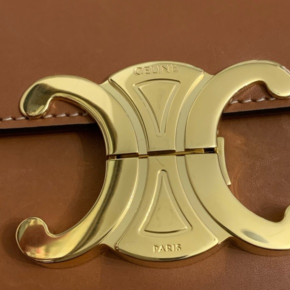 CELINE Triomphe Tan Brown Natural Calfskin Shoulder Bag - Picture 10 of 16